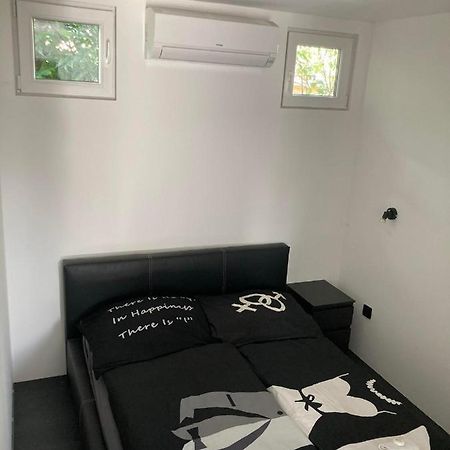 Aparthotel Arany Apartman à Cegléd Extérieur photo