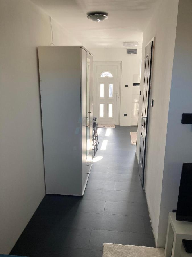 Aparthotel Arany Apartman à Cegléd Extérieur photo