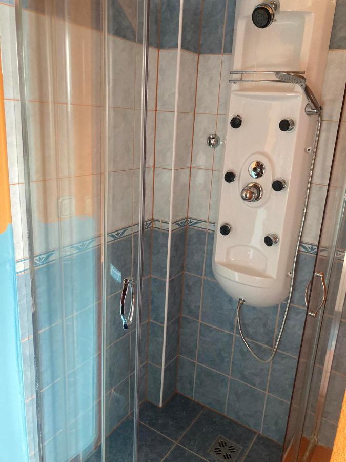 Aparthotel Arany Apartman à Cegléd Extérieur photo
