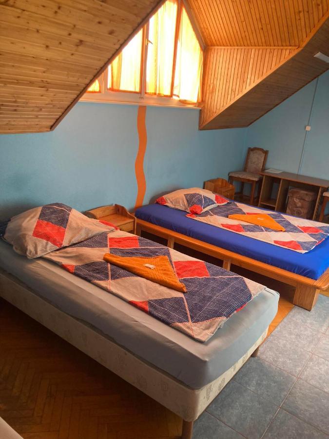 Aparthotel Arany Apartman à Cegléd Extérieur photo